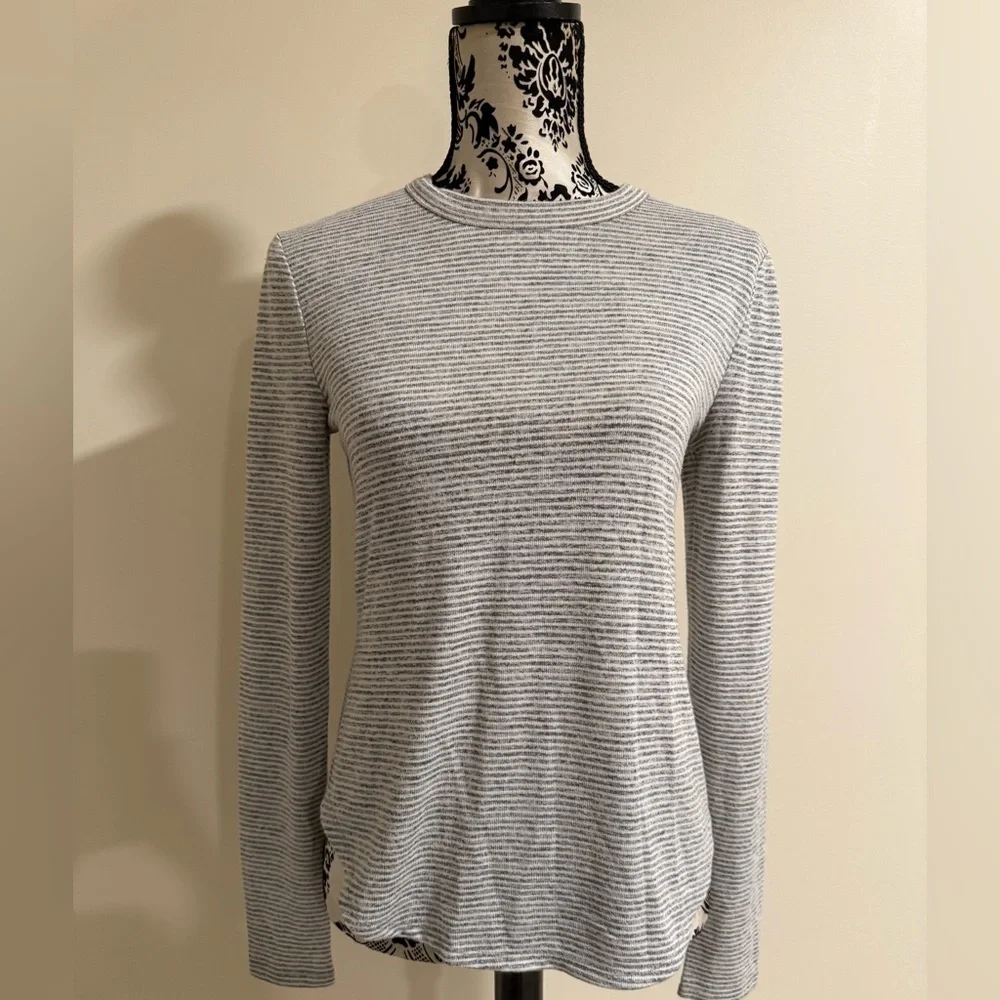 Banana Republic Sweater - Picture 1 of 7